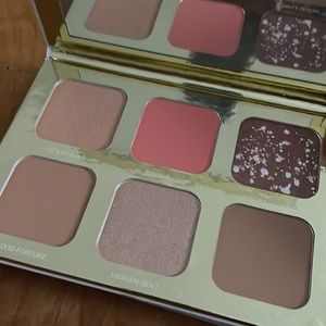 True + Luscious lucky glow palette NEW glam